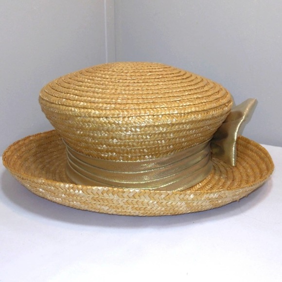 NWOT Adorable Summer 100% Straw 👒 with gold Bow accent - Picture 5 of 12